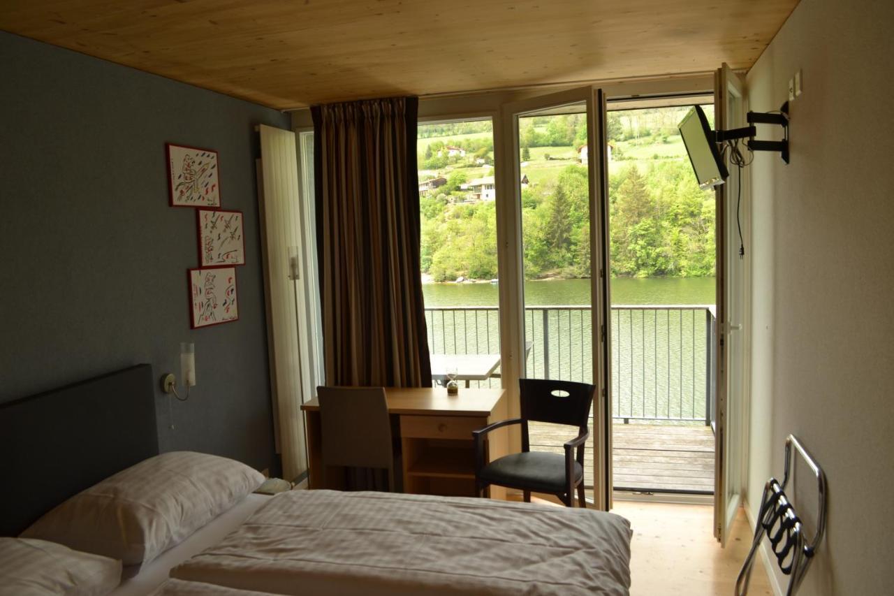 Hotel Les Rives Du Doubs Les Brenets Exterior foto