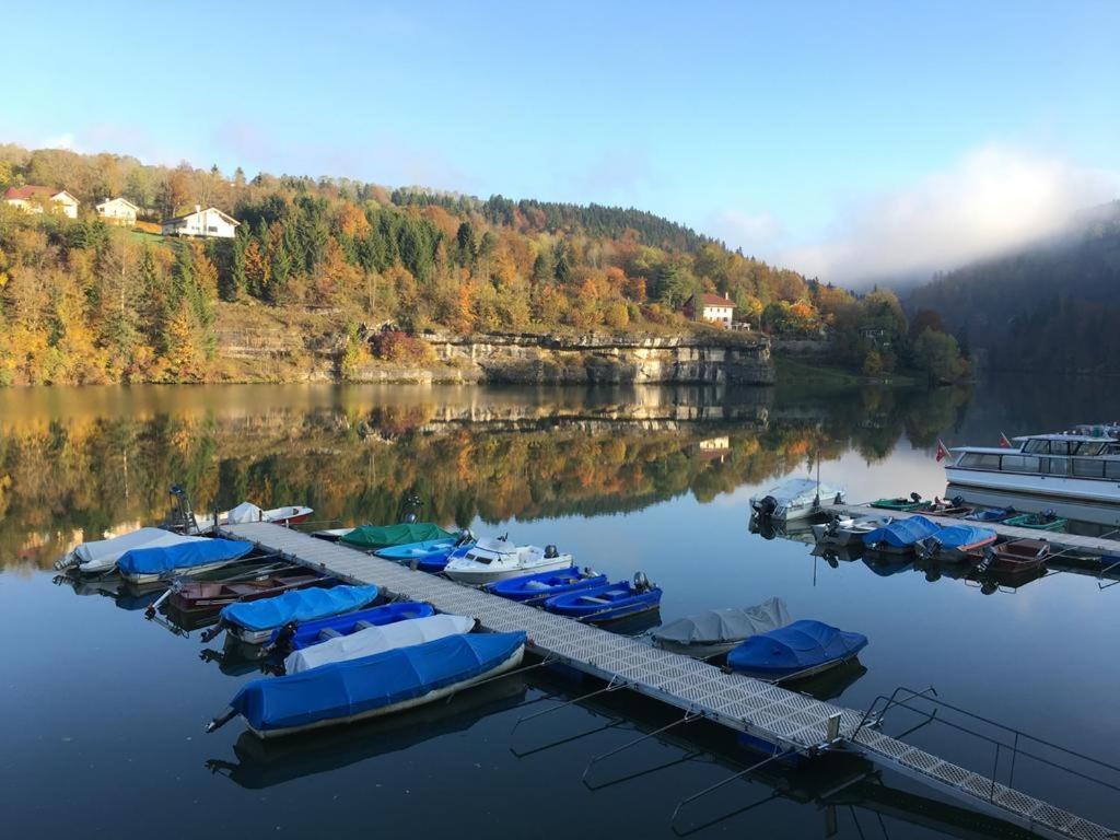Hotel Les Rives Du Doubs Les Brenets Exterior foto